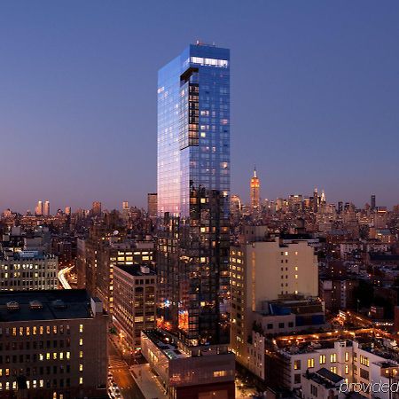 The Dominick Hotel New York Exterior foto The building at night